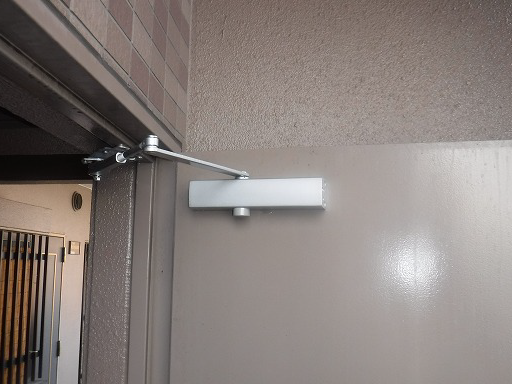 ドアクローザー取替工事