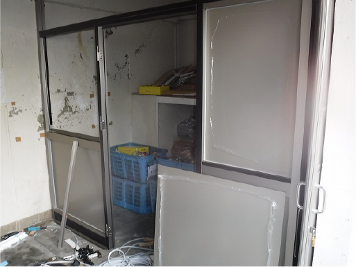 間仕切り扉設置工事