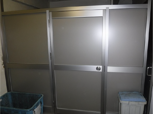 間仕切り扉設置工事