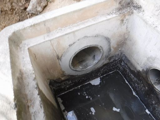 雨水桝漏水修繕工事