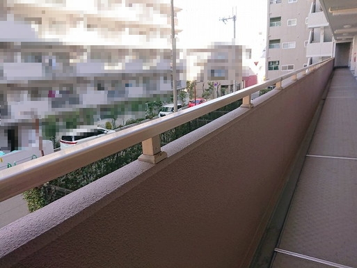 手摺足元キャップ改修1